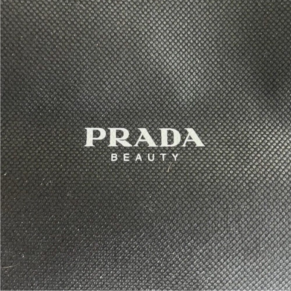 Prada - Picture 5 of 8